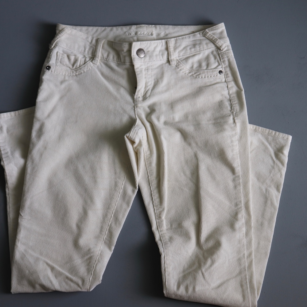 Women's Maurices M Winter White Corduroy Pants